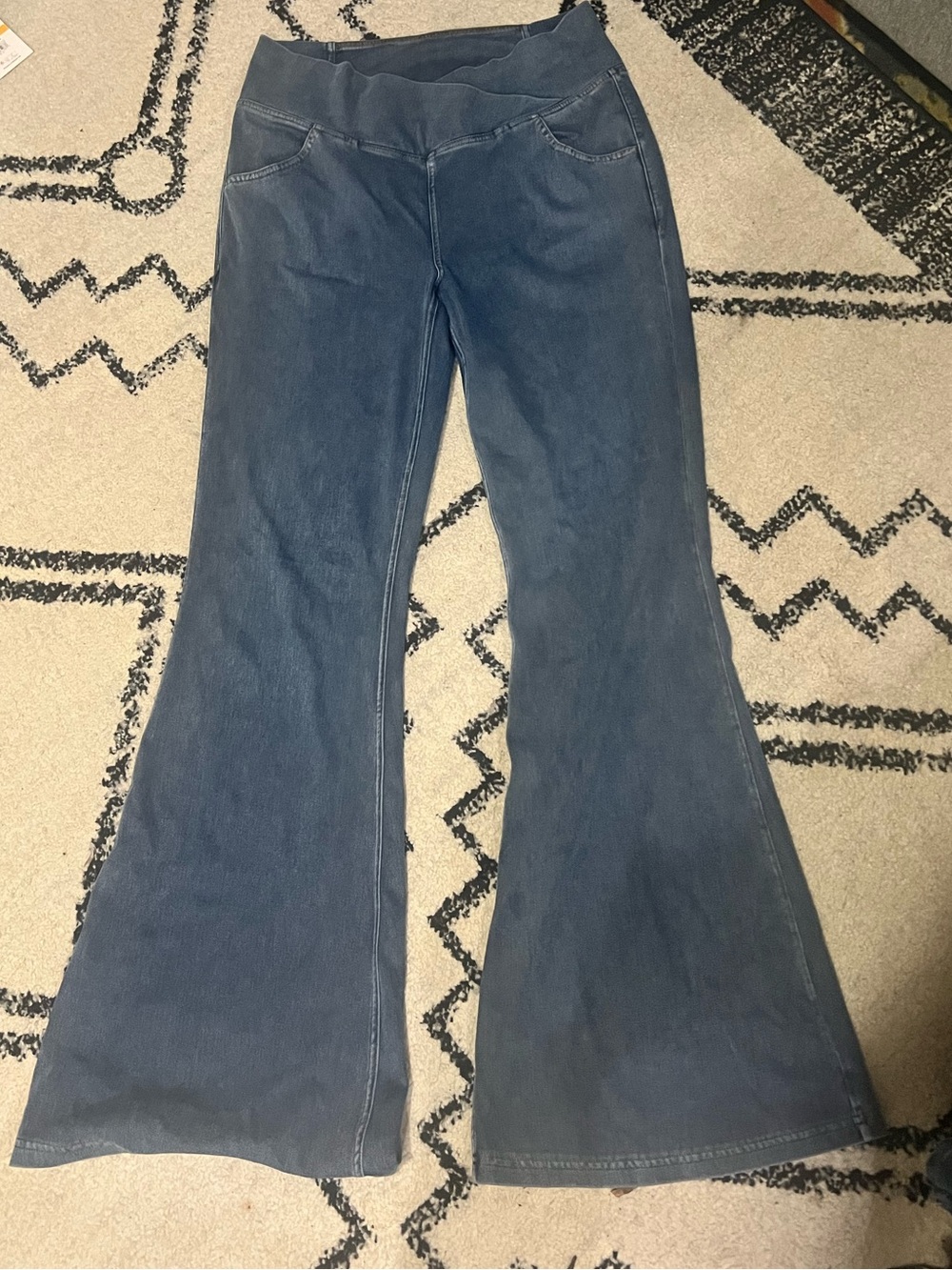 HALARA Denim Flare Jeans in Medium Blue